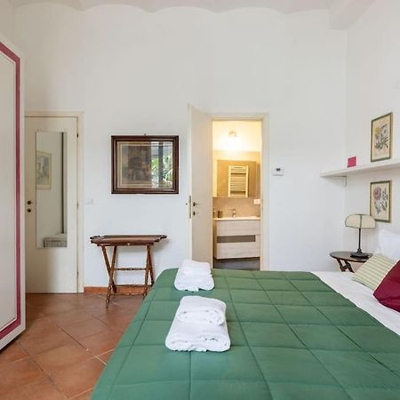 רומא Colosseum Charming Apartment מראה חיצוני תמונה