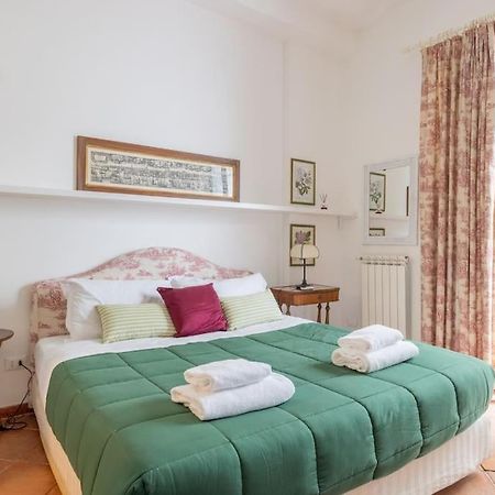 רומא Colosseum Charming Apartment מראה חיצוני תמונה