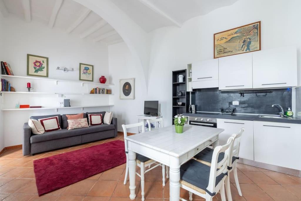 רומא Colosseum Charming Apartment מראה חיצוני תמונה