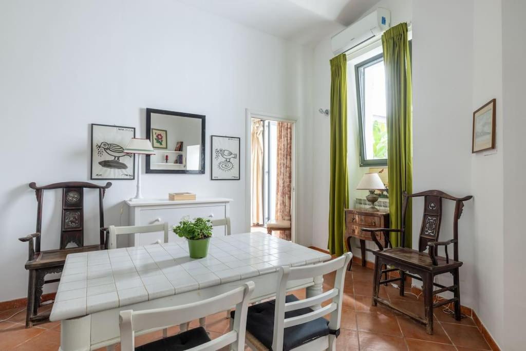 רומא Colosseum Charming Apartment מראה חיצוני תמונה