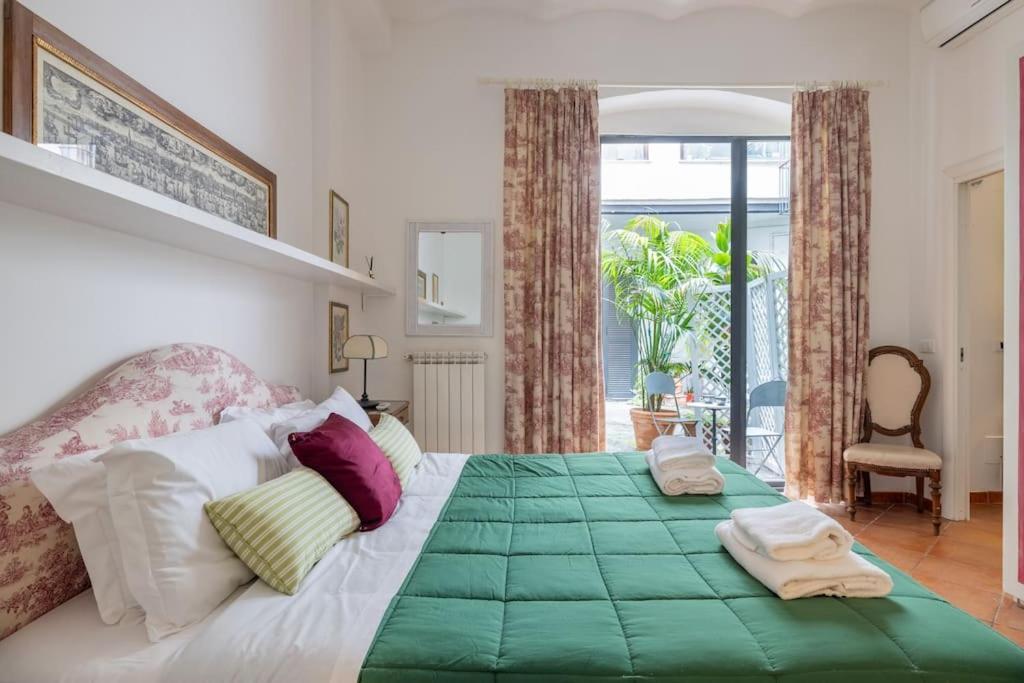 רומא Colosseum Charming Apartment מראה חיצוני תמונה